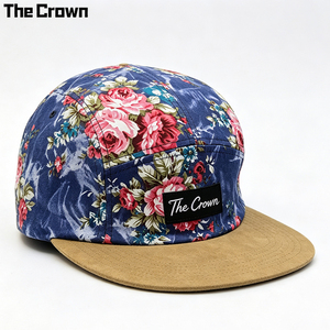 Casquette de camping 5 panneaux à imprimé floral rose avec logo personnalisé, bord en daim uni, patch tissé, vente en gros, fabricant - Product Image 2
