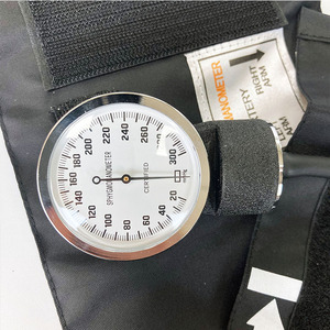 เครื่องวัด<span class=keywords><strong>ความ</strong></span><span class=keywords><strong>ดัน</strong></span>โลหิตแบบแมนนวลชนิดแอนีรอยด์สำหรับวัดที่ต้นแขน พร้อมหูฟังสเต็ทโทสโคปแบบสเปรย์  แบบมัลติฟังก์ชั่น - Product Image 3