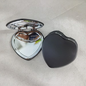 Specchietto da Trucco Tascabile <span class=keywords><strong>a</strong></span> Marchio Privato, Alta Qualità, Forma <span class=keywords><strong>a</strong></span> <span class=keywords><strong>Cuore</strong></span> per Donne - Product Image 2