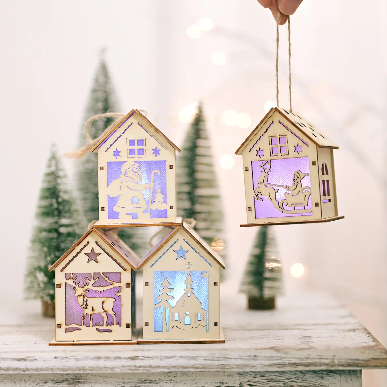 カスタマイズ可能なクリスマスビレッジ木製クリスマスデコレーション用品LEDライトクリスマスハウスビレッジ