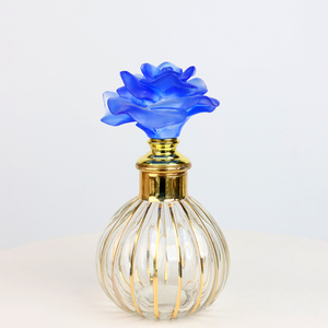 Bouteilles de parfum <span class=keywords><strong>en</strong></span> cristal directes d'usine | <span class=keywords><strong>Bouteille</strong></span> <span class=keywords><strong>en</strong></span> <span class=keywords><strong>verre</strong></span> rechargeable de grande capacité avec emballage cadeau protecteur - Product Image 4