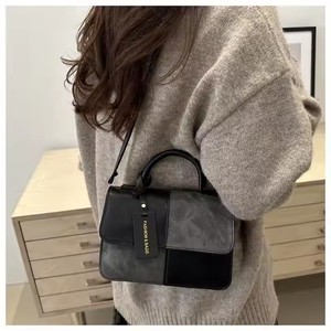 THK0140 Sac carré à la mode Sacs à main à bandoulière simple Sac à bandoulière de luxe à couleur contrastée pour dames - Product Image 3