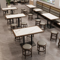 Tabouret de salle à manger, assise ronde rembourrée, structure en bois avec anneau de repose-pieds circulaire pour café, bistrot, hôtel et restaurant