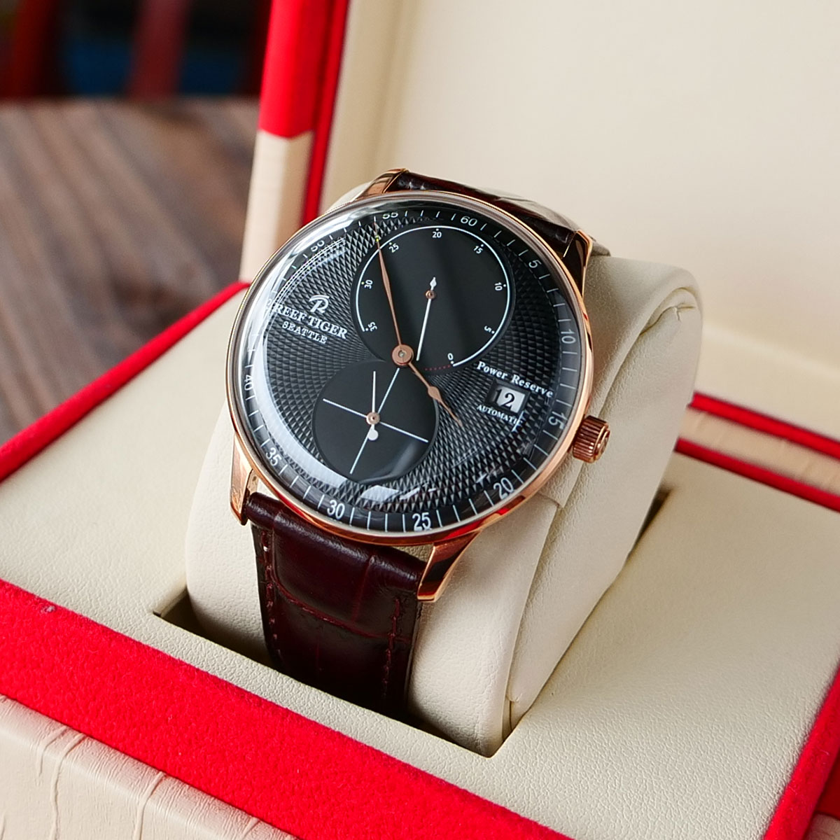 Reef Tiger Mens Watch - Luxury Casual with Genuine Leather Strap