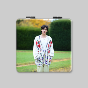批发KPOP偶像邦坦男孩V泰亨冬季前方双面方形可折叠便携式化妆镜 - Product Image 4
