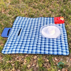 Manta de Picnic Plegable a Cuadros Azules, Rectangular, para Acampar al Aire Libre, para Todas las Estaciones, Impermeable, Resistente a la Humedad, Material Textil - Product Image 6