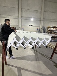 Sistema de Pérgola Bioclimática de Lujo con Techo de Láminas de Aluminio Motorizado Retráctil, Impermeable, con Iluminación RGB Regulable - Product Image 6