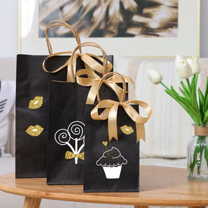 Sacs en papier <span class=keywords><strong>de</strong></span> <span class=keywords><strong>luxe</strong></span> noir mat en gros avec poignées pour vêtements, sacs cadeaux personnalisés en papier recyclé avec votre propre logo - Product Image 5