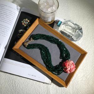 Colgante vintage de cristal multicapa con concha de reina, diseño retro exquisito con tallado de rosa, estilo moderno y versátil. - Product Image 3