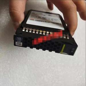 Unità Disco SSD SAS 02352CME HSSD-3.84T2S-A8 da 3.84TB, 2.5 Pollici per Sistema di Archiviazione OceanStor 5500 V5 - Product Image 2