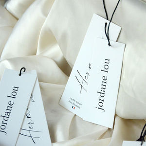 Étiquettes suspendues personnalisées écologiques en papier imprimé avec nom et logo pour vêtements, sacs, chaussures - Étiquettes de prix - Product Image 3