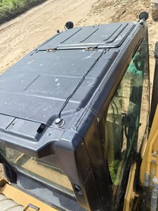 Excavadora Grande de Segunda Mano CAT 320D 320d2 Caterpillar de 20 Toneladas, Fabricada en Japón, Excavadora de Cadenas Caterpillar 320 Usada en Stock - Product Image 4