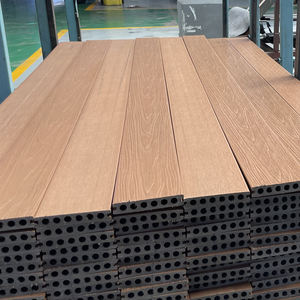 Устойчивый к УФ-излучению и воде настил из древесно-полимерного композита (ДПК) для улицы, ДПК с текстурой под дерево, ДПК с коэкструзией - Product Image 1