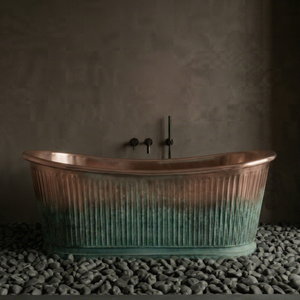 Baignoire autoportante en cuivre bicolore, design cannelé, finition patine verte antique et vertigris, dernière conception artisanale, pour la décoration d'hôtels - Product Image 1