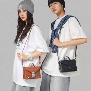 Sac bandoulière vintage en cuir PU, petit format carré, avec poignée supérieure, résistant à l'eau, pour usage quotidien, vente en gros - Product Image 3