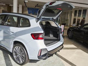 <span class=keywords><strong>BMW</strong></span> <span class=keywords><strong>X1</strong></span> XDrive25Li 2023 M Sport d'occasion, conduite à gauche, sièges en cuir, Harman Kardon, volant chauffant - Product Image 3