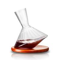 Vente en gros de carafe à vin rotative en cristal soufflé à la main personnalisée carafe à vin 1000ml avec plateau en bois pour fête à la maison