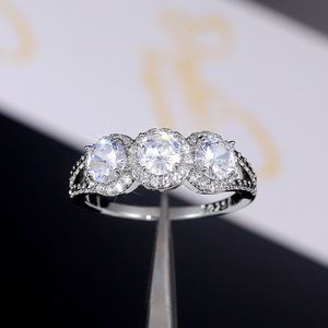 Anello Semplice da Donna, Accessorio per Dita alla Moda per Uso Quotidiano, Outfit Casual e Regalo - Product Image 3