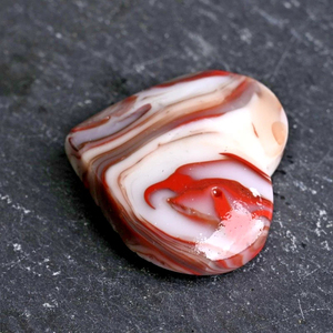 Colgante de Corazón de Ágata Roja Natural con Rayas, Amuleto de Ágata Pulida con Rayas, Tema Amor, Joyería para el Día de la Tierra, Cristal para Hacer Joyas - Product Image 4
