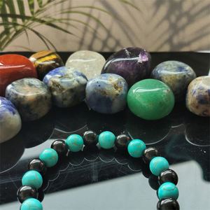 Bracelet en pierre naturelle avec perles de verre colorées, design exclusif personnalisé, apaisant et protecteur, prêt pour l'e-commerce - Product Image 4
