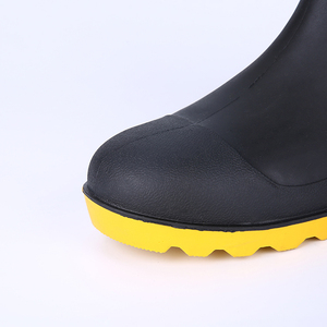 Bottes Wellington noires OEM en gros, avec embout en acier, anti-perforation, antidérapantes, résistantes aux huiles et aux produits chimiques, pour la construction - Product Image 4