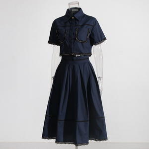 Ensemble jupe et chemise OUDINA décontracté pour femme : chemise courte brodée en dentelle et jupe longue plissée – Nouvelle collection tendance - Product Image 3