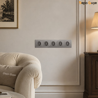 Prise murale standard européenne 4 gangues 16A avec panneau en verre et double ports USB Type-C IP21 Noir pour usage industriel, domestique, hôtelier et hospitalier
