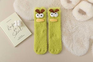 Nuevos Calcetines Divertidos de Terciopelo Grueso y Cálido para el Suelo, Calcetines de Media Pantorrilla de Felpa Coral con Diseño de Dibujos Animados, Feos pero Lindos - Product Image 5