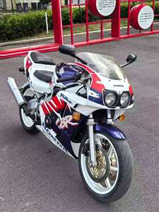 ยางของรถฮอนด้า <span class=keywords><strong>CBR400RR</strong></span> นั้นพอใช้ได้ และไม่มีเสียงรบกวนเมื่อเครื่องยนต์ยังเย็นหรือร้อน - Product Image 2