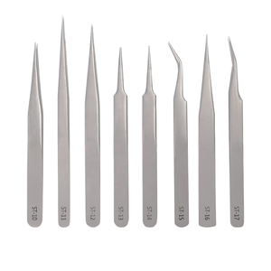 Pinzas para Volumen de Pestañas, Estilo Japonés, 45 y 90 Grados, Acero Inoxidable Color Oro Rosa, Antimagnéticas, Agarre Perfecto, para Extensión de Pestañas - Product Image 1