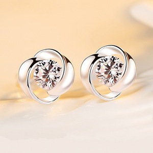 Orecchini a Perno con Design a Spirale per Donne, Gioielli per Orecchie alla Moda con Effetto Ondulato, Vendita all'Ingrosso - Product Image 1