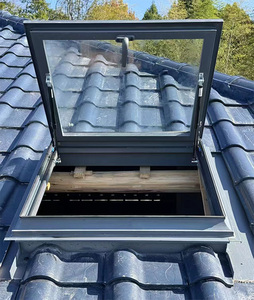 Fenêtre de toit manuelle à ouverture verticale ventilée 600x600mm, double vitrage trempé, cadre <span class=keywords><strong>en</strong></span> alliage d'<span class=keywords><strong>aluminium</strong></span>, insonorisée <span class=keywords><strong>en</strong></span> <span class=keywords><strong>acier</strong></span> inoxydable - Product Image 3