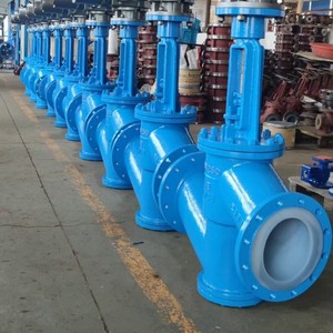 Válvula de Compuerta Revestida de PTFE Yihong DN200 WCB, Resistente a la Corrosión, Sellado Suave, Manual, Bidireccional, para Fluidos Químicos - Product Image 2
