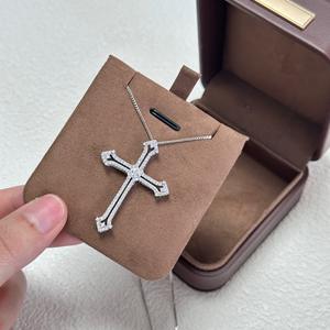 Collar con Colgante de Cruz de Flecha con Diamantes Completos, Diseño Vintage de Nicho, Plata de Ley S925, Moda Personalizada de Alta Gama para Suéteres - Product Image 3