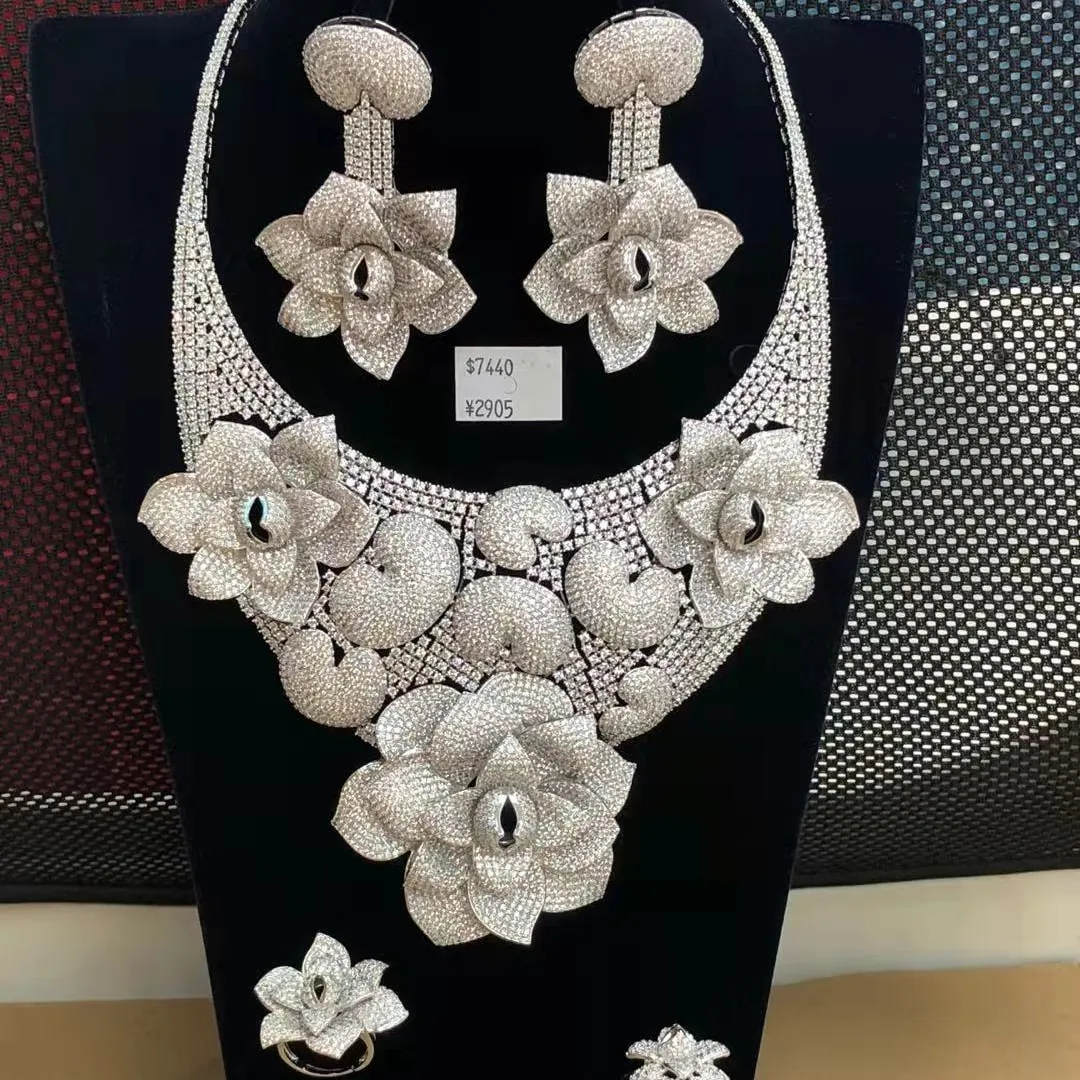 Xuping bijoux Dubai luxe personnalisé plein diamants livraison gratuite échantillon gratuit 24k plaqué or ensemble de bijoux de mariage de mariée