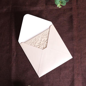 Vente en gros de carte d'<span class=keywords><strong>invitation</strong></span> rose clair découpée au laser personnalisée avec texte en feuille d'or et enveloppe pour <span class=keywords><strong>invitation</strong></span> de mariage/fête d'<span class=keywords><strong>anniversaire</strong></span> - Product Image 6