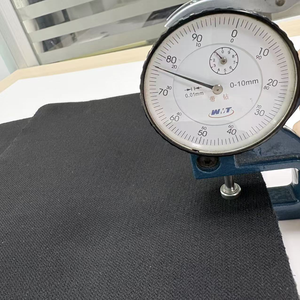 Tela Jacquard Negra Texturizada Suave y Cómoda para Mujer, la Más Vendida a Nivel Mundial, con Película Adhesiva Termofusible Sostenible de 15CC - Product Image 4