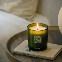 Lilin Aroma dalam Stoples 140g Kaca Hijau Doff Tutup Kayu untuk Hotel Logo Kustom MSDS REACH Pesanan Grosir