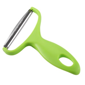 Éplucheur de légumes multifonction 17,7 cm avec manche vert pour la préparation des fruits et légumes - Product Image 2