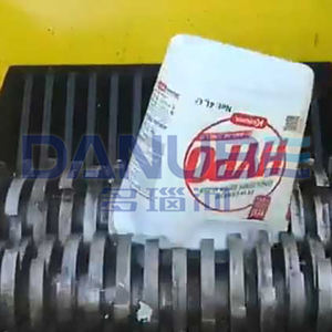 Hot-Selling <b>Metal</b> PVC Double Shaft Shredder Machine Used Tire <b>Recycling</b> Crusher Rubber Plastic Wood Display Racks Motor Core - Product Image 2