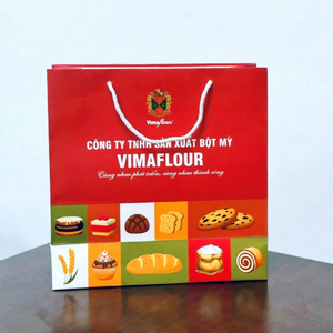 ถุงกระดาษคราฟท์แบบมีหูหิ้ว รีไซเคิลได้ พิมพ์โลโก้ด้วย UV ตามสั่ง ผลิตในเวียดนาม รับผลิตแบบ OEM จากโรงงานผู้ผลิต - Product Image 5
