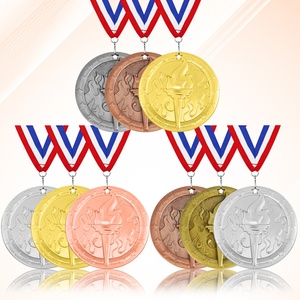 Trophées et médailles personnalisés en alliage pour échecs, remise de diplôme, bateau, kickboxing, cyclisme, football, musculation, gymnastique, natation, judo, etc. - Product Image 3