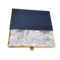 Boîte d'emballage de ceinture cadeau en papier bleu personnalisé avec doublure en soie