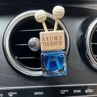 Diffuseur de parfum de voiture de bouteille en verre de luxe de 8ML Parfum d'évent de désodorisant de voiture moderne pour les parfums de jasmin d'océan de lys
