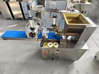 Machine à presser et à former des gâteaux de lune, machine à découper les morceaux de pâte, machine entièrement automatique de division de la pâte et de formation de galettes