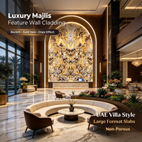 Pierre frittée veinée or rétroéclairée, grandes dalles effet onyx pour revêtement mural décoratif de villas et majlis aux Émirats arabes unis, non poreuse, faible entretien