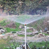 DaringFish Micro-pulvérisateur agricole et de jardin en plastique à brancher au sol, avec buse à volant à 4 points, rotation 360 degrés, portée moyenne