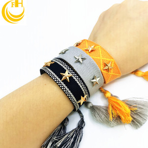 Braccialetto Avvolgente Artigianale in Cotone con Borchie a Stella e Perle, Placcato Argento/<span class=keywords><strong>Oro</strong></span>, Eco-Friendly, alla Moda per Ragazze, Ideale per Feste - Product Image 1