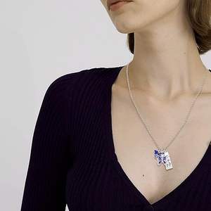 Collier personnalisable avec urne commémorative pour cendres d'animaux de compagnie, motif papillon violet - Product Image 6