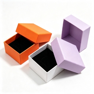 Cajas de regalo cuadradas rígidas personalizadas con bandeja interior en colores naranja, blanco y morado para embalaje de joyería, relojes y gafas. - Product Image 1